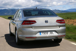 Volkswagen Passat 1.4 TSI ACT BMT 150 CV Advance Turismo Plata Tungsteno metalizado Exterior Lateral-Posterior 4 puertas