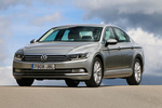 Volkswagen Passat 1.4 TSI ACT BMT 150 CV Advance Turismo Plata Tungsteno metalizado Exterior Frontal-Lateral 4 puertas
