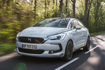 DS 5 HYBRID 4x4 Sport Turismo Blanco Nacarado Exterior Frontal-Lateral 5 puertas