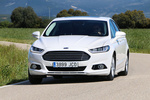 Ford Mondeo HEV 2.0 H&iacute;brido 187 CV Titanium Turismo Blanco Platino Exterior Frontal-Lateral 4 puertas