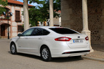 Ford Mondeo HEV 2.0 H&iacute;brido 187 CV Titanium Turismo Blanco Platino Exterior Lateral-Posterior 4 puertas