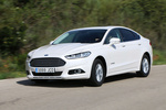 Ford Mondeo HEV 2.0 H&iacute;brido 187 CV Titanium Turismo Blanco Platino Exterior Frontal-Lateral 4 puertas