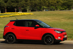 SsangYong Tivoli Gama Tivoli Limited Todo terreno Flaming Red Exterior Frontal-Lateral 5 puertas