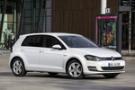 Volkswagen Golf 1.0 TSI 115 CV Gama Golf Turismo Blanco Puro Exterior Frontal-Lateral 5 puertas