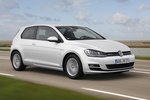 Volkswagen Golf 1.0 TSI 115 CV Gama Golf Turismo Blanco Puro Exterior Lateral-Frontal 5 puertas