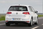 Volkswagen Golf 1.0 TSI 115 CV Gama Golf Turismo Blanco Puro Exterior Lateral-Posterior 5 puertas
