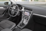 Volkswagen Golf 1.0 TSI 115 CV Gama Golf Turismo Blanco Puro Interior Salpicadero 5 puertas