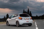 Peugeot 208 Gama 208 GT Line Turismo Blanco Perla Nacarado Exterior Lateral-Posterior 5 puertas