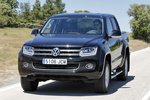 Volkswagen Amarok 2.0 TDI 180 CV BMT DSG 4Motion Doble Cabina Highline Pick up Negro Profundo Exterior Frontal-Lateral 4 puertas