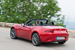 Mazda MX-5 Soft Top 2.0 160 CV i-Stop Soft Top Luxury Pack Sport Descapotable Soul Red Metallic Exterior Lateral-Posterior 2 puertas