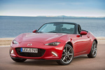 Mazda MX-5 Soft Top 2.0 160 CV i-Stop Soft Top Luxury Pack Sport Descapotable Soul Red Metallic Exterior Frontal-Lateral 2 puertas