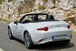 Mazda MX-5 Soft Top 2.0 160 CV i-Stop Soft Top Luxury Pack Sport Descapotable Crystal White Exterior Lateral-Posterior 2 puertas