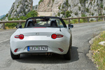 Mazda MX-5 Soft Top 2.0 160 CV i-Stop Soft Top Luxury Pack Sport Descapotable Crystal White Exterior Posterior 2 puertas