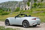 Mazda MX-5 Soft Top 2.0 160 CV i-Stop Soft Top Luxury Pack Sport Descapotable Crystal White Exterior Lateral-Posterior 2 puertas