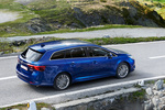 Toyota Avensis Gama Avensis Gama Avensis Turismo familiar Azul Marino Exterior Posterior-Lateral 5 puertas