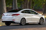 Hyundai i40 Gama i40 Gama i40 Turismo Creamy White Exterior Posterior-Lateral 4 puertas
