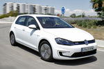 Volkswagen Golf e-Golf e-Golf Turismo Blanco Oryx efecto perla Exterior Frontal-Lateral 5 puertas