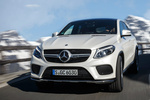 Mercedes-Benz Clase GLE Coup&eacute; GLE 350 d 4MATIC Coup&eacute; Gama GLE Coup&eacute; Todo terreno Designo Diamond White Bright Exterior Frontal-Lateral 5 puertas