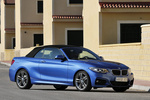 BMW Serie 2 220i M Sport Descapotable Estoril Blue Exterior Lateral-Frontal 2 puertas