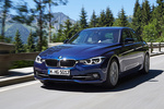 BMW Serie 3 340i Sport Turismo Mediterranean Blue Exterior Frontal-Lateral 4 puertas
