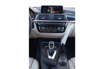 BMW Serie 3 340i Sport Turismo Interior Consola Central 4 puertas