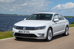 Volkswagen Passat GTE GTE Turismo Blanco Puro Exterior Frontal-Lateral 4 puertas