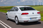 Volkswagen Passat GTE GTE Turismo Blanco Puro Exterior Lateral-Frontal 4 puertas