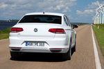 Volkswagen Passat GTE GTE Turismo Blanco Puro Exterior Posterior 4 puertas