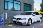 Volkswagen Passat GTE GTE Turismo Blanco Puro Exterior Frontal-Lateral 4 puertas
