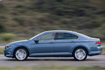 Volkswagen Passat GTE GTE Turismo Azul Harvard Exterior Lateral 4 puertas