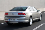 Volkswagen Passat GTE GTE Turismo Plata Tungsteno Exterior Lateral-Posterior 4 puertas