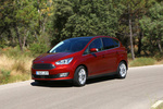 Ford C-MAX 1.0 EcoBoost 125 CV Titanium Monovolumen Rojo Rush Exterior Frontal-Lateral 5 puertas