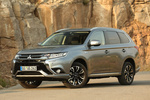 Mitsubishi Outlander PHEV PHEV Kaiteki Todo terreno Gris Titanium Exterior Frontal-Lateral 5 puertas