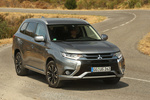 Mitsubishi Outlander PHEV PHEV Kaiteki Todo terreno Gris Titanium Exterior Lateral-Frontal 5 puertas