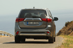 Mitsubishi Outlander PHEV PHEV Kaiteki Todo terreno Gris Titanium Exterior Posterior 5 puertas