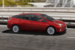 Toyota Prius Gama Prius Gama Prius Turismo Rojo Rub&iacute; Exterior Frontal-Lateral 5 puertas