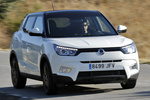 SsangYong Tivoli G16 4x2 (128 CV) Limited Todo terreno Grand White Exterior Frontal-Lateral 5 puertas