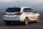 Opel Astra Gama Astra Sports Tourer Gama Astra Sports Tourer Turismo familiar Gris Granito Exterior Posterior-Lateral 5 puertas
