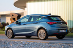 Opel Astra Gama Astra 5p Gama Astra 5p Turismo Azul Oc&eacute;ano Exterior Lateral-Posterior 5 puertas