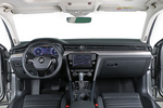 Volkswagen Passat 2.0 TDI BMT 150 CV DSG6 Sport Turismo familiar Interior Salpicadero 5 puertas