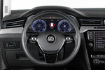 Volkswagen Passat 2.0 TDI BMT 150 CV DSG6 Sport Turismo familiar Interior Volante 5 puertas