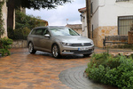 Volkswagen Passat 2.0 TDI BMT 150 CV DSG6 Sport Turismo familiar Plata Tungsteno metalizado Exterior Lateral-Frontal 5 puertas
