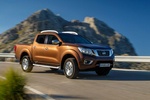 Nissan NP300 Navara Doble Cabina 2.3 dCi 190 CV Gama NP300 Navara Pick up Bronce Tierra Exterior Lateral-Frontal 4 puertas