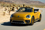 Volkswagen Beetle Gama Beetle Dune Descapotable Sandstorm Yellow Metallic Exterior Frontal-Lateral 2 puertas