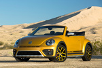 Volkswagen Beetle Gama Beetle Dune Descapotable Sandstorm Yellow Metallic Exterior Frontal-Lateral 2 puertas