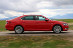 Skoda Superb 2.0 TDI 150 CV DSG Laurin & Klement Turismo Rojo Fuego Exterior Lateral 5 puertas