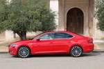 Skoda Superb 2.0 TDI 150 CV DSG Laurin & Klement Turismo Rojo Fuego Exterior Lateral 5 puertas