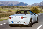 Mazda MX-5 Soft Top 1.5 131 CV Soft Top Luxury Descapotable Ceramic Metallic Exterior Posterior-Lateral 2 puertas