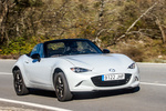 Mazda MX-5 Soft Top 1.5 131 CV Soft Top Luxury Descapotable Ceramic Metallic Exterior Lateral-Frontal 2 puertas