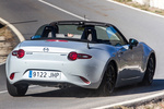 Mazda MX-5 Soft Top 1.5 131 CV Soft Top Luxury Descapotable Ceramic Metallic Exterior Posterior-Lateral 2 puertas